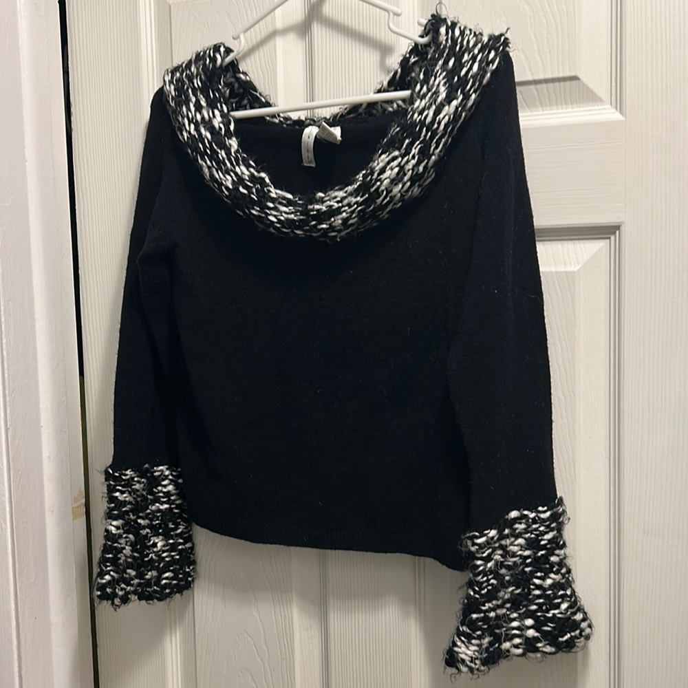 Twiggy sweater